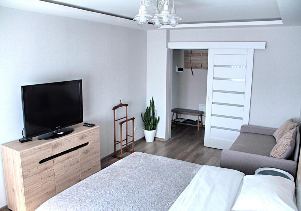 Apartment Next To Airport Boryspil Bagian luar foto